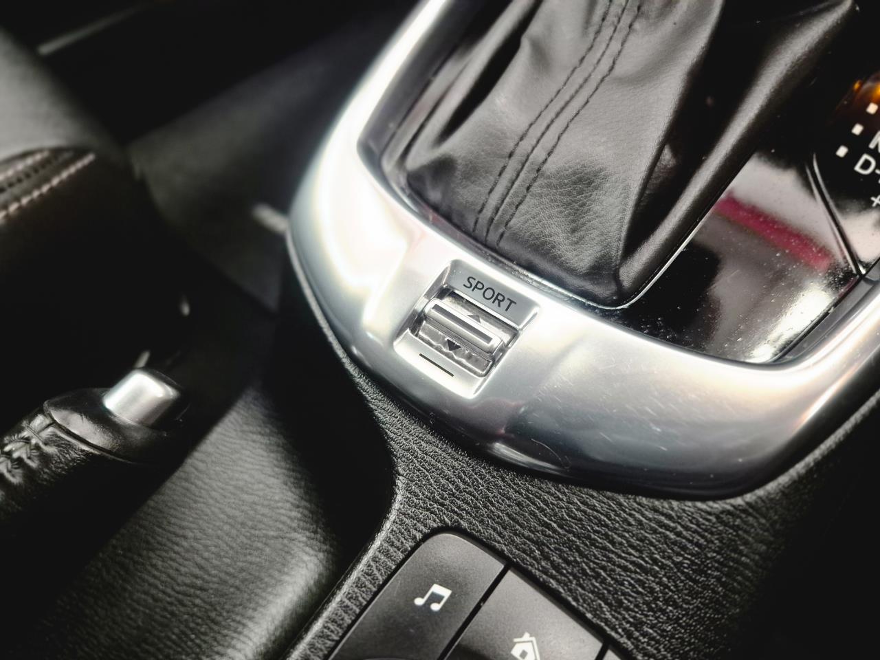 2016 Mazda Demio thumbnail