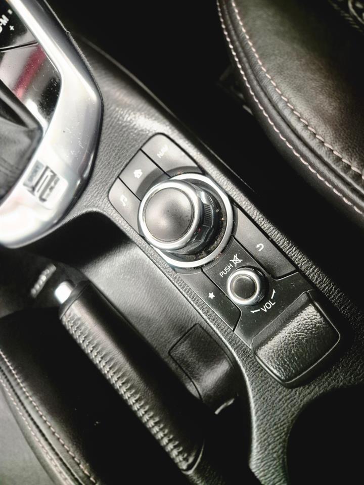 2016 Mazda Demio thumbnail