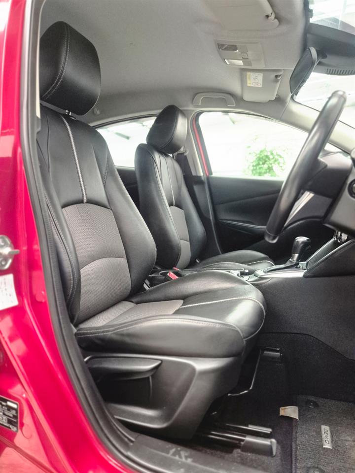 2016 Mazda Demio thumbnail