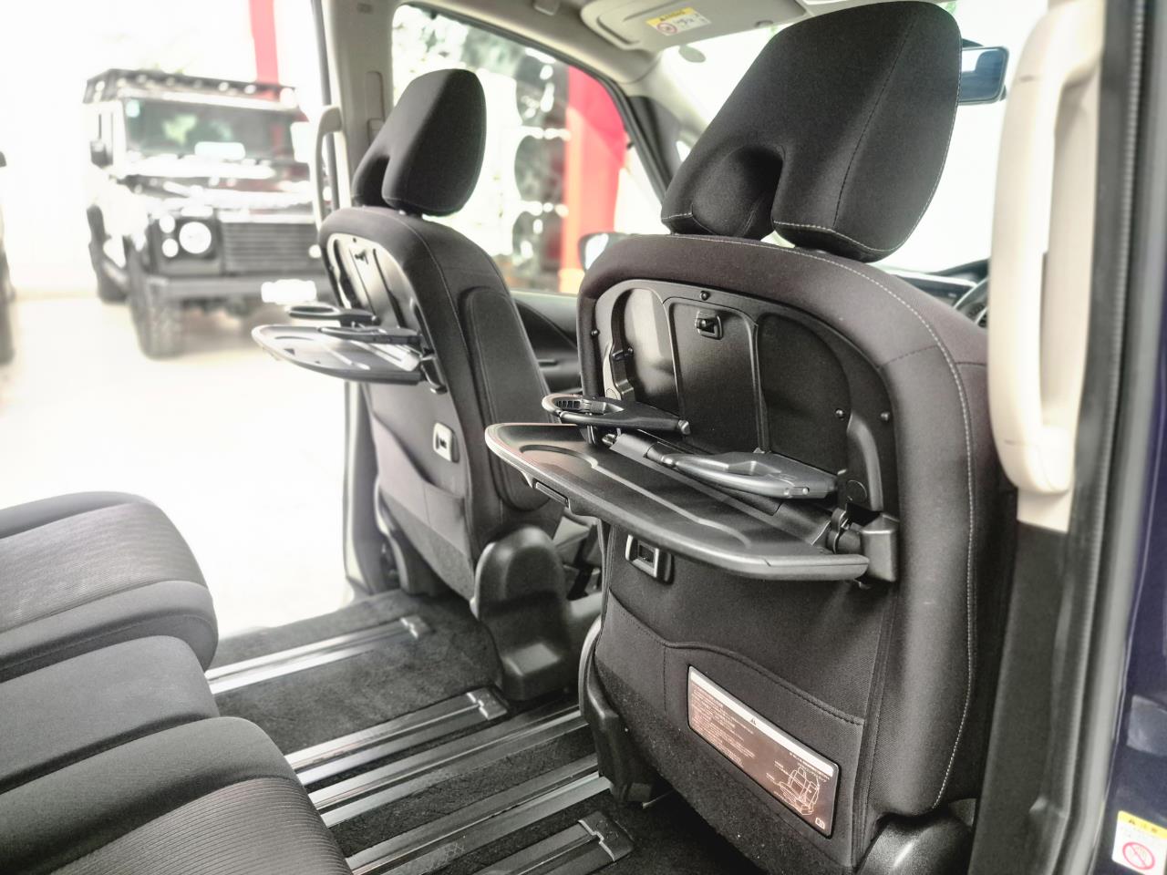 2017 Nissan Serena thumbnail