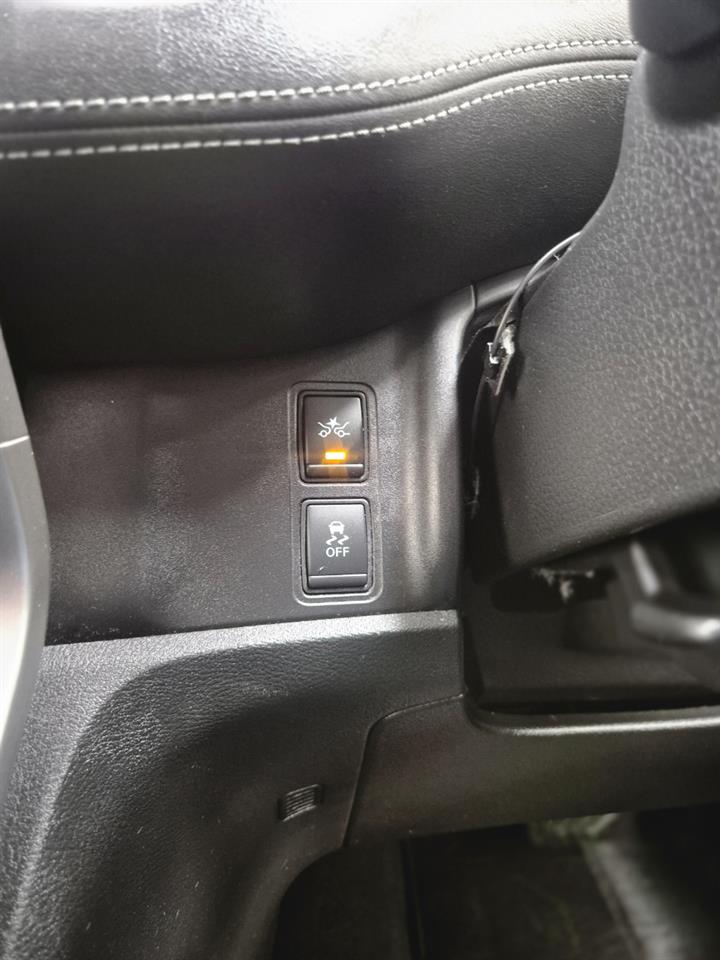 2017 Nissan Serena thumbnail