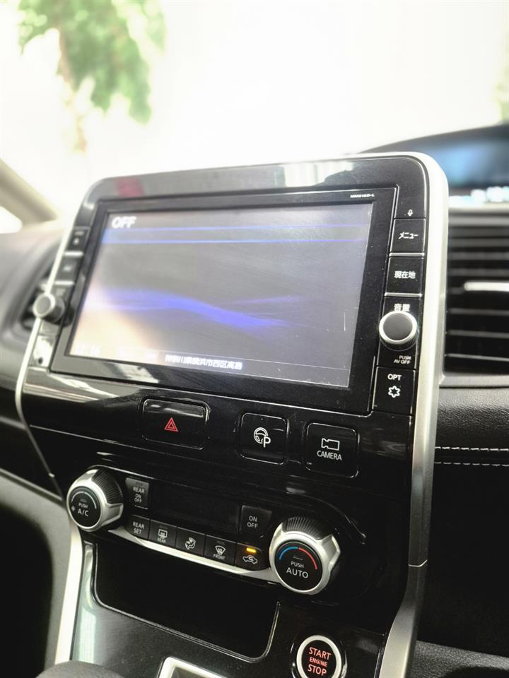 2017 Nissan Serena thumbnail