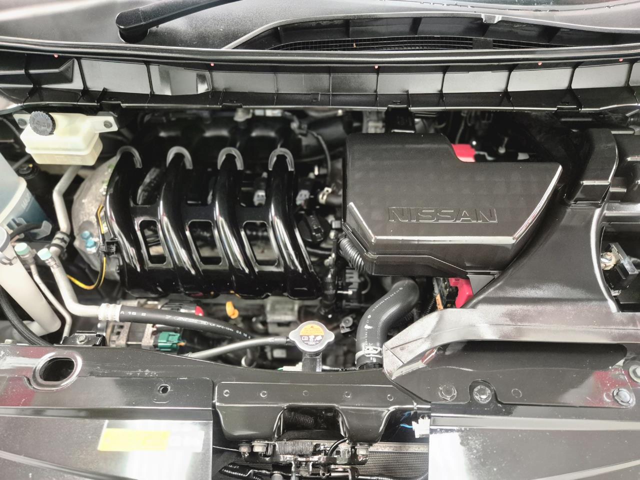 2017 Nissan Serena thumbnail