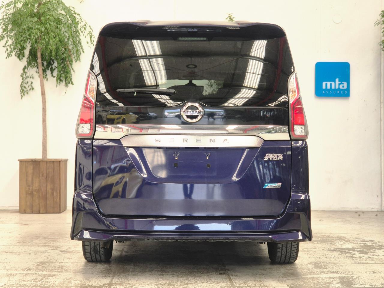 2017 Nissan Serena thumbnail