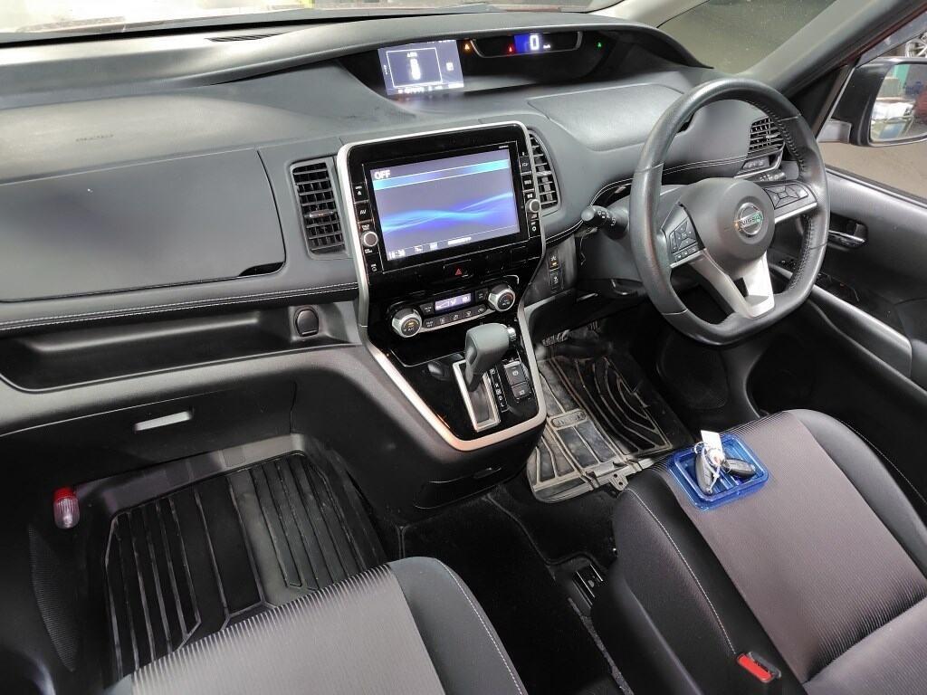 2016 Nissan Serena thumbnail