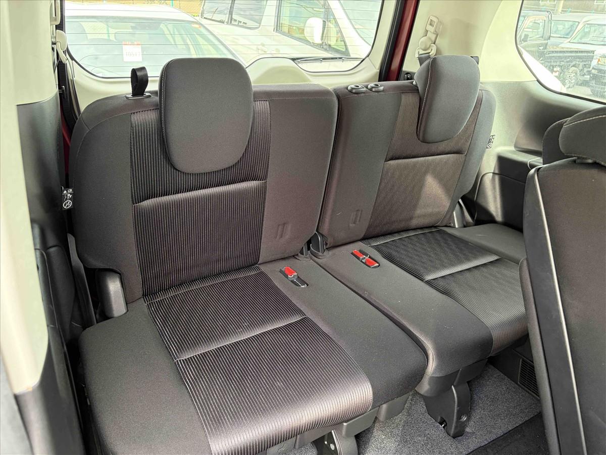2017 Nissan Serena thumbnail