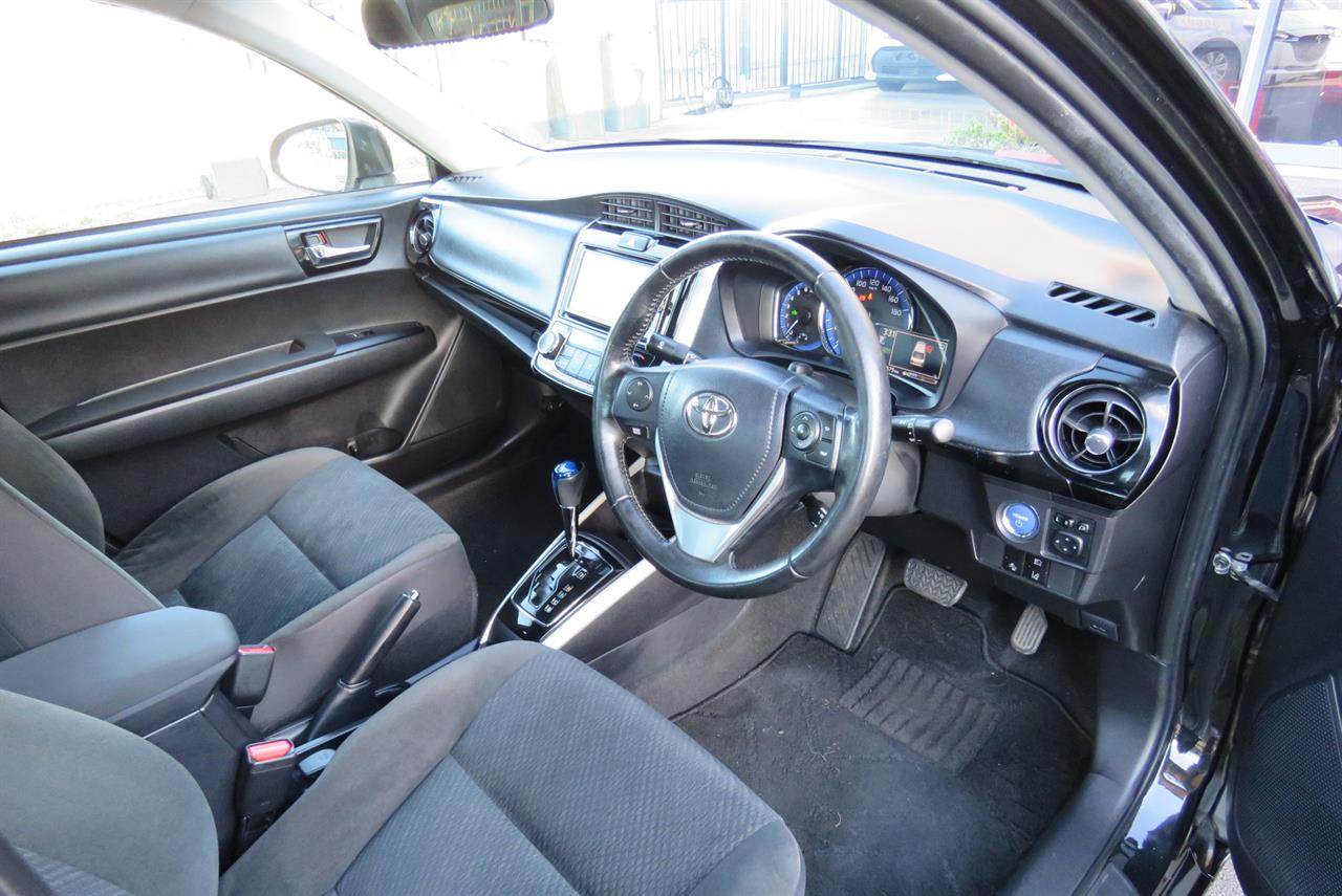 2018 Toyota Corolla thumbnail