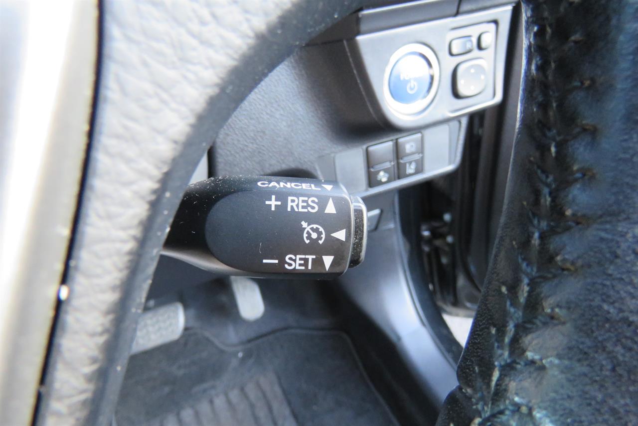 2018 Toyota Corolla thumbnail