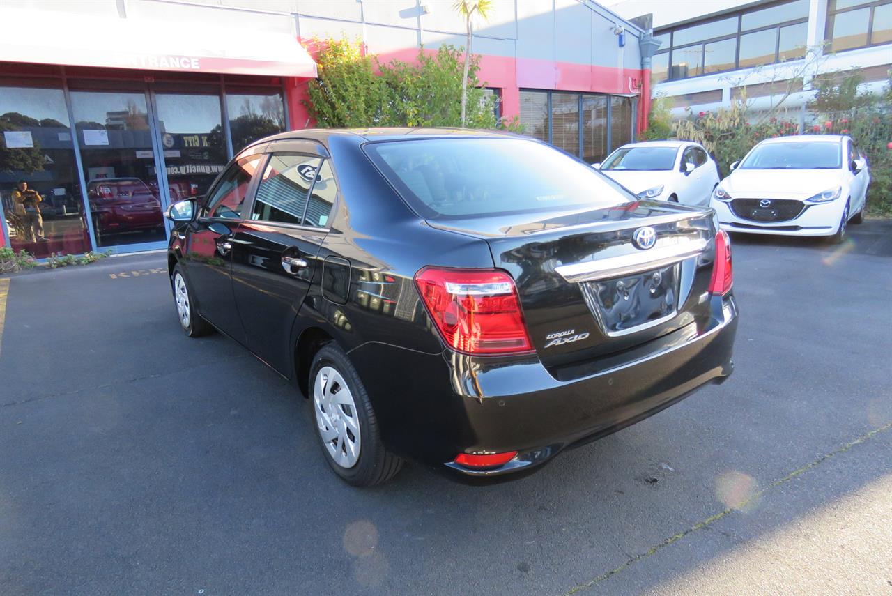 2018 Toyota Corolla thumbnail