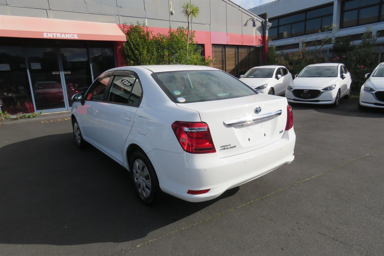 2021 Toyota Corolla thumbnail