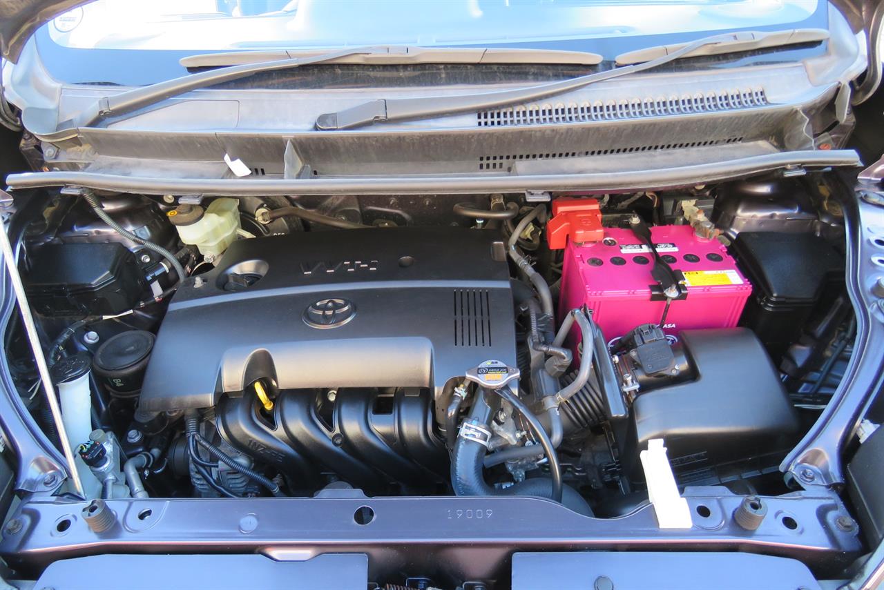 2015 Toyota SPADE thumbnail