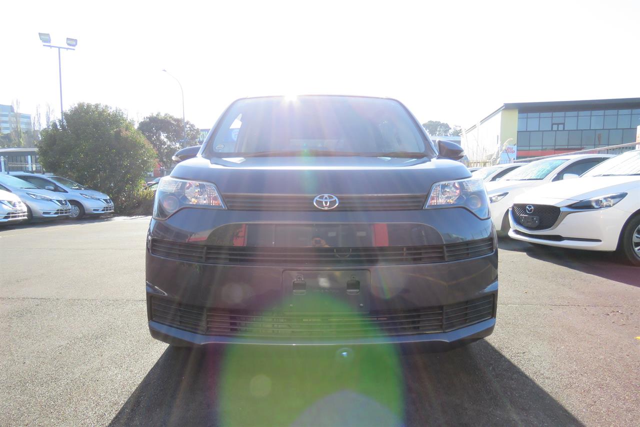 2015 Toyota SPADE thumbnail