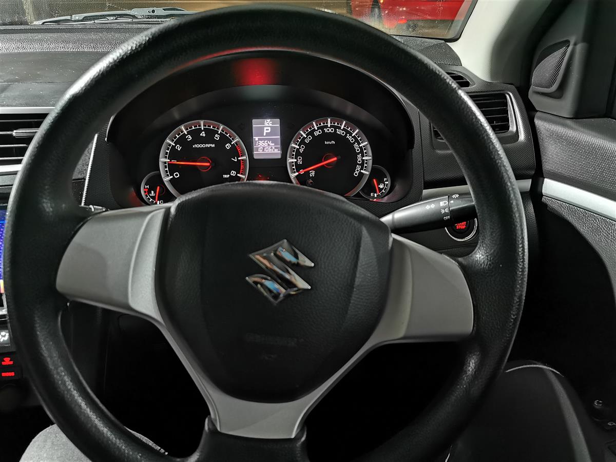2012 Suzuki Swift thumbnail