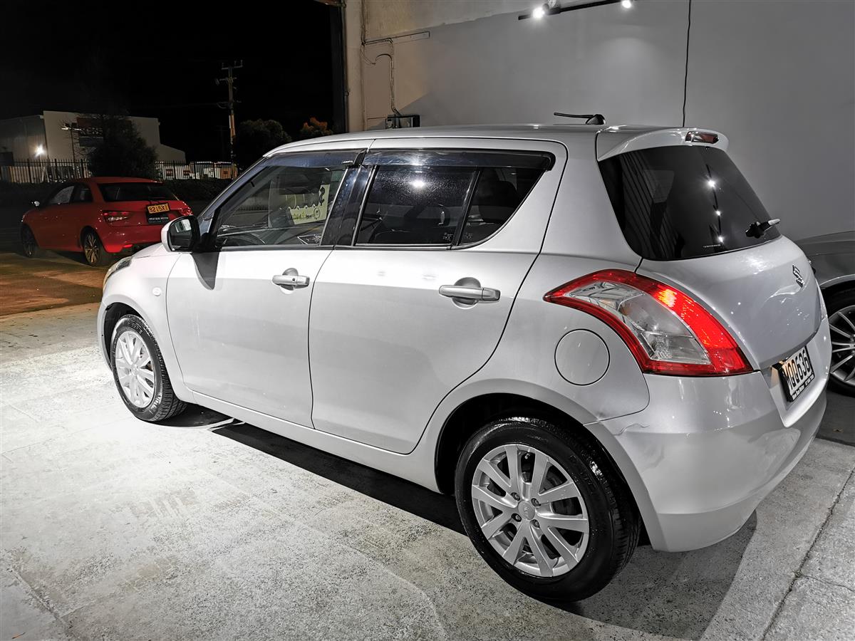 2012 Suzuki Swift thumbnail