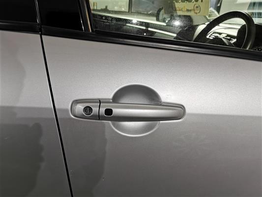 2012 Suzuki Swift thumbnail