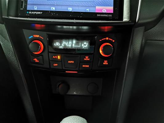 2012 Suzuki Swift thumbnail