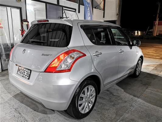 2012 Suzuki Swift thumbnail