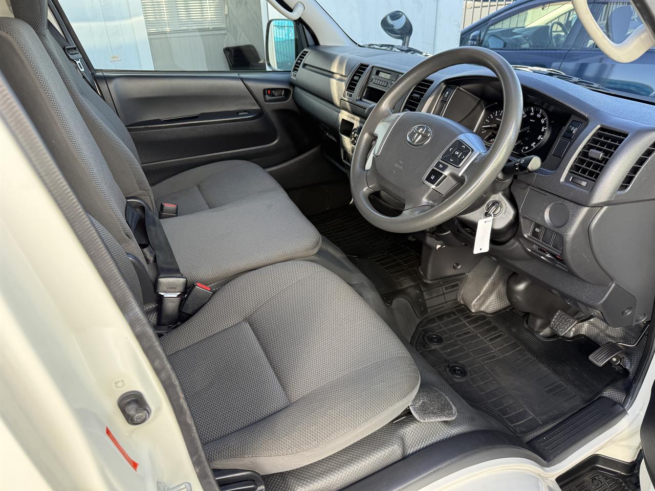 2020 Toyota Hiace thumbnail