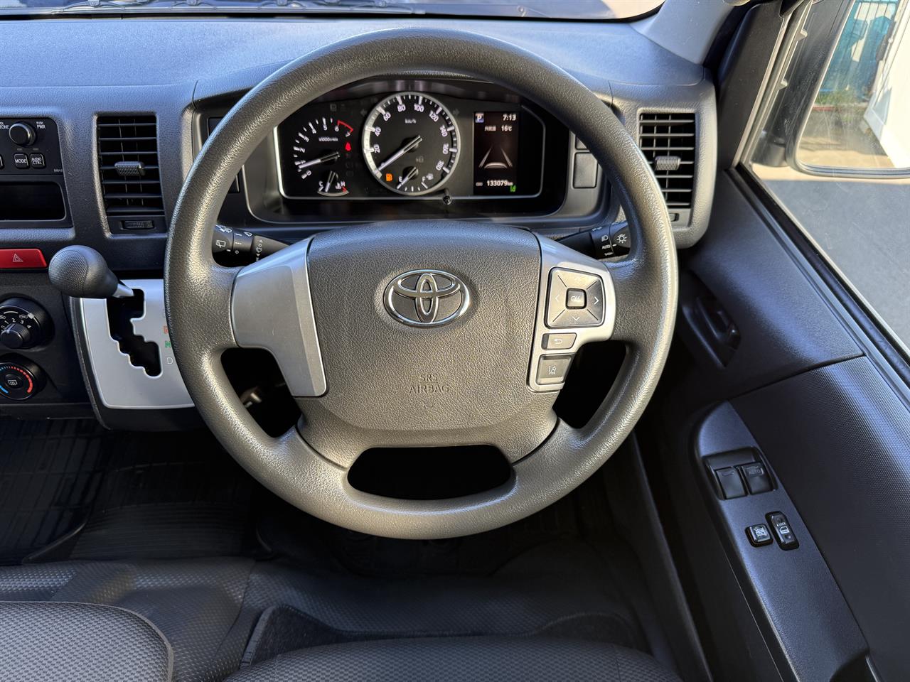 2020 Toyota Hiace thumbnail