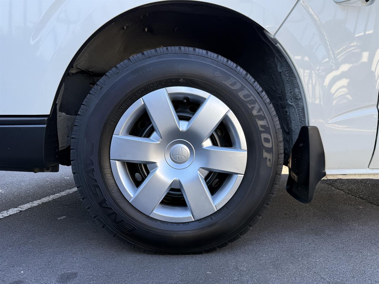 2020 Toyota Hiace thumbnail