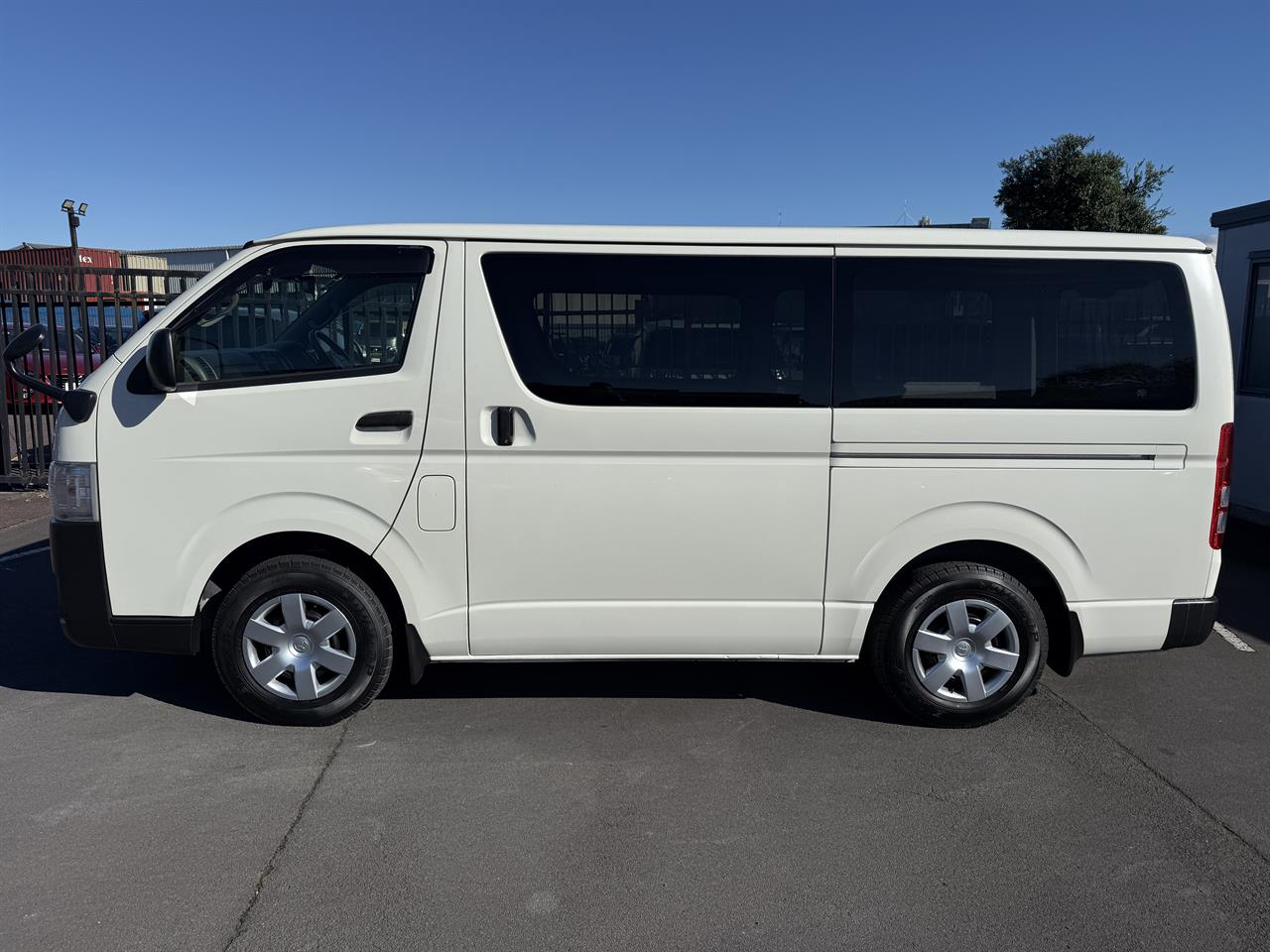 2020 Toyota Hiace thumbnail