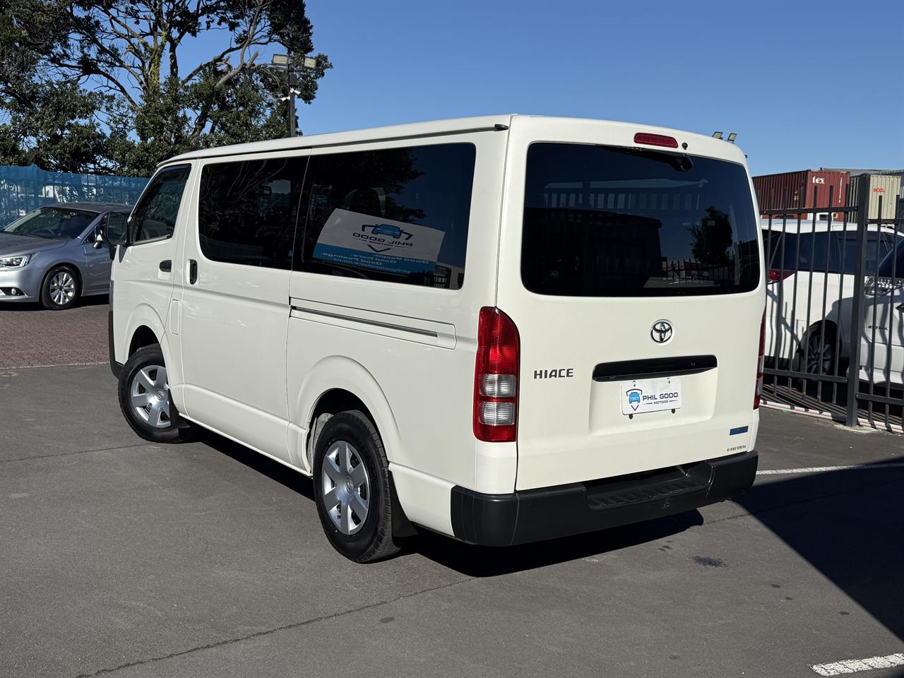 2020 Toyota Hiace thumbnail
