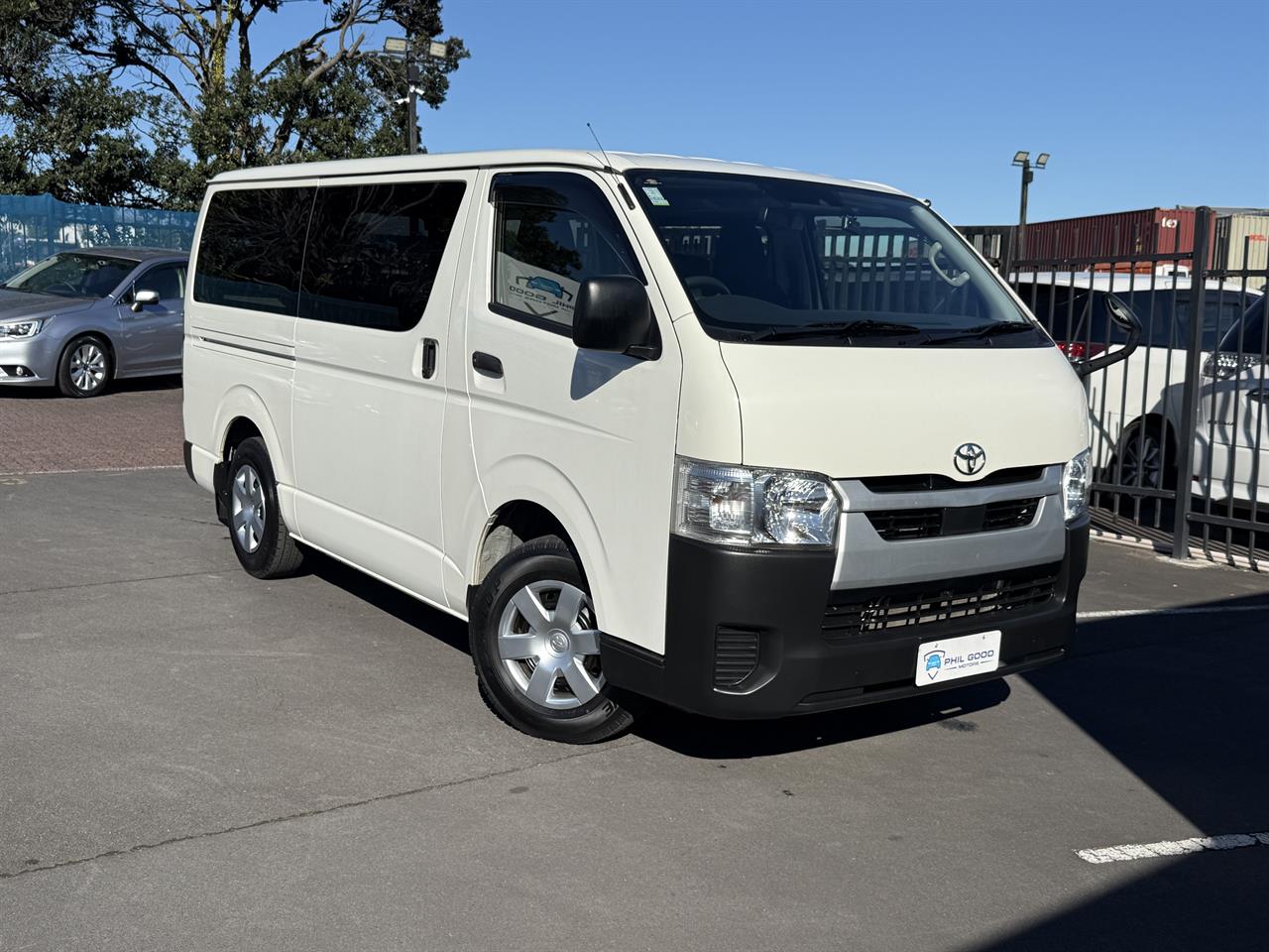 2020 Toyota Hiace thumbnail