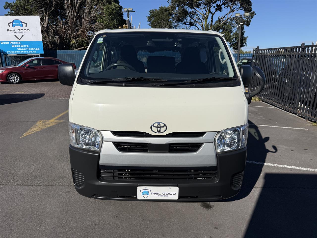 2020 Toyota Hiace thumbnail