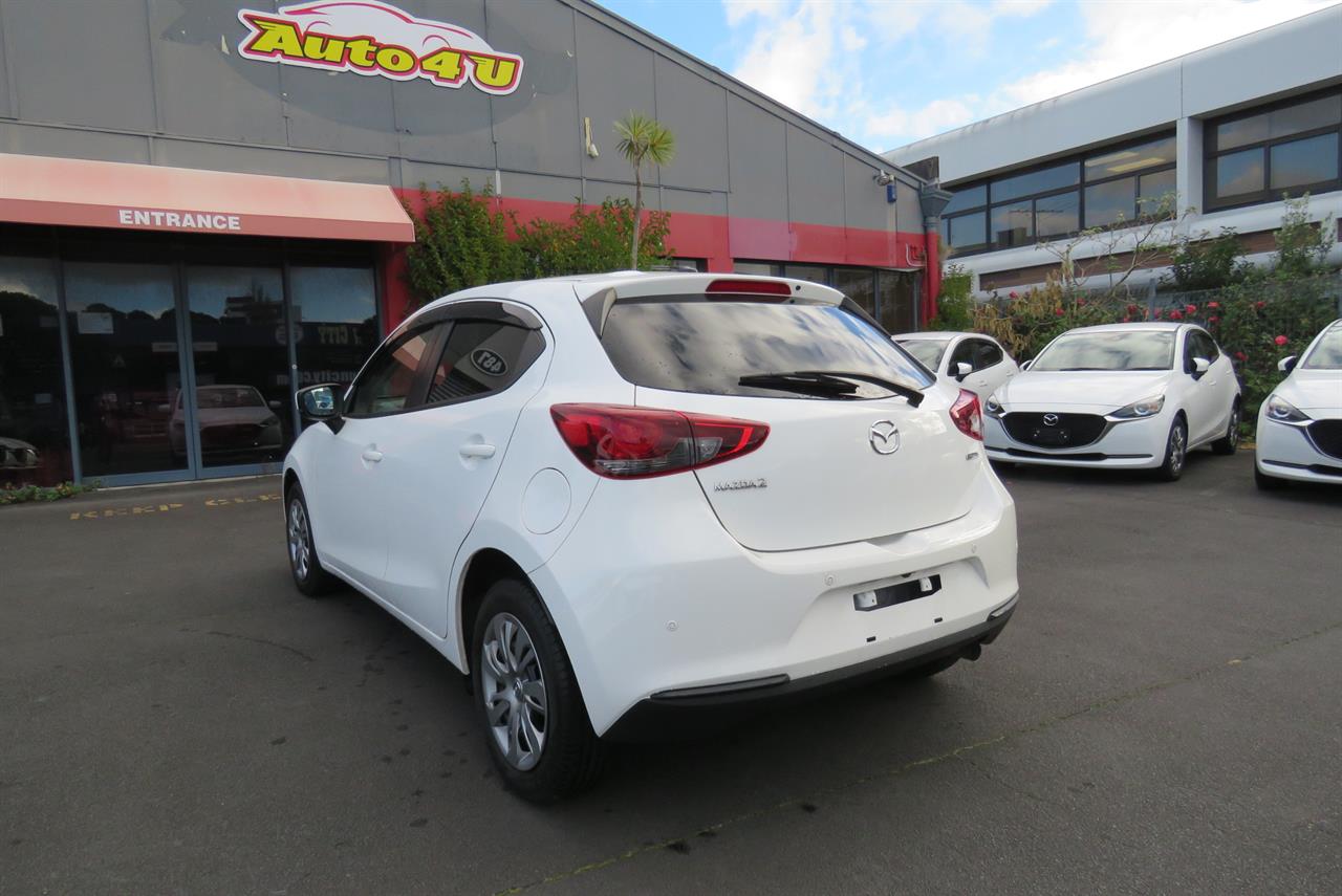 2020 Mazda 2 thumbnail
