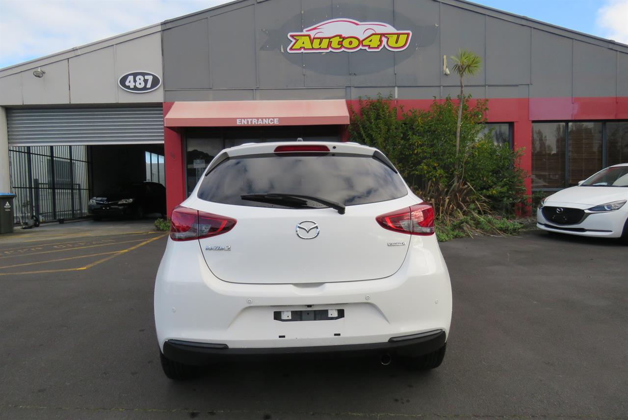 2020 Mazda 2 thumbnail