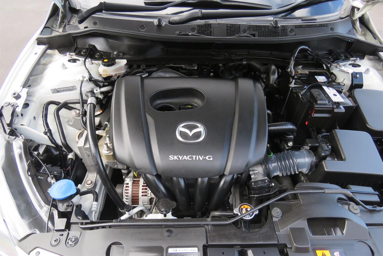 2020 Mazda 2 thumbnail