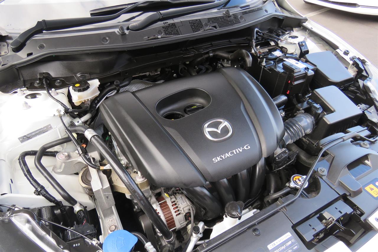 2020 Mazda 2 thumbnail