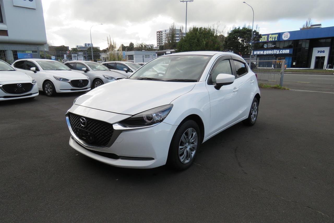 2020 Mazda 2 thumbnail