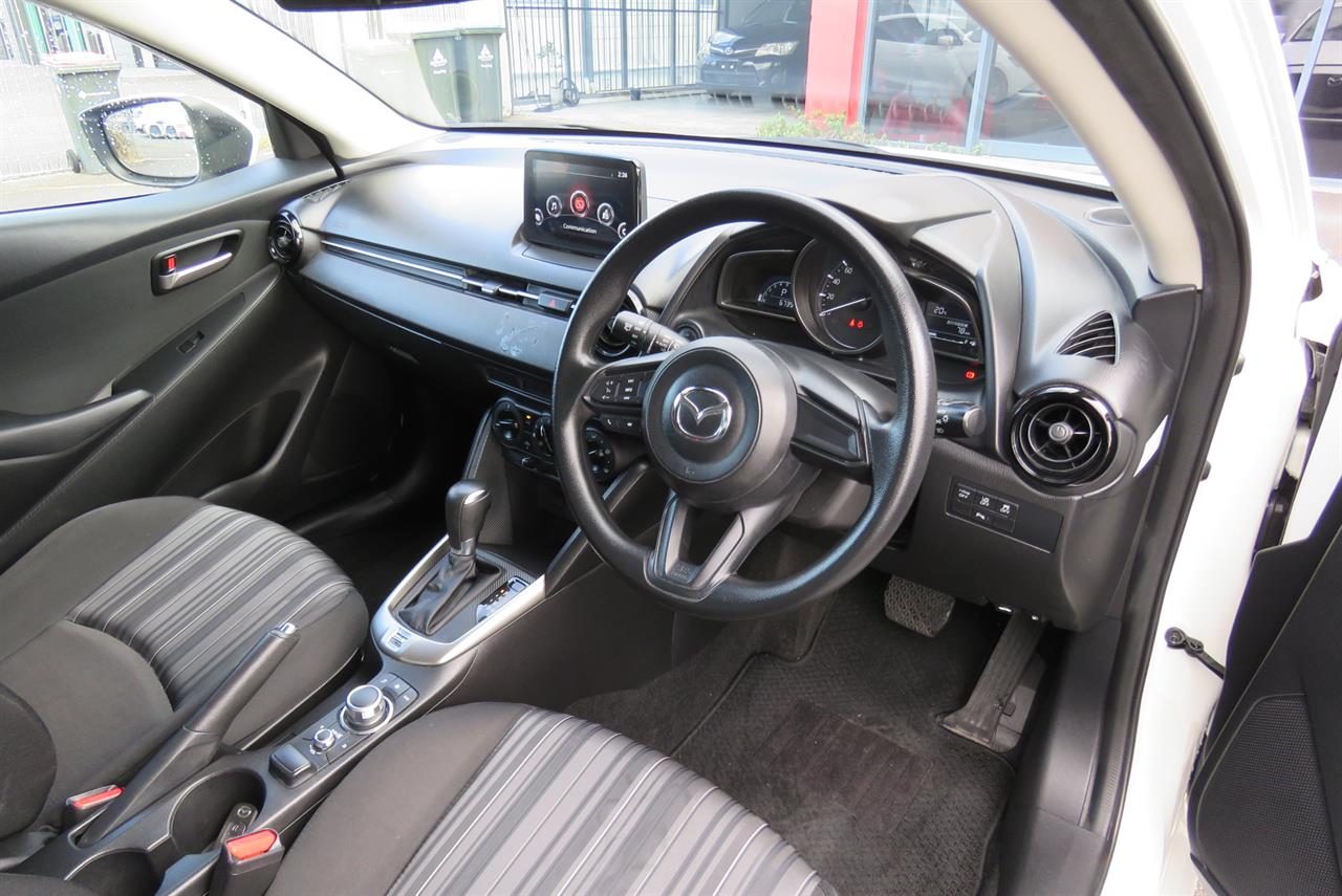 2020 Mazda 2 thumbnail