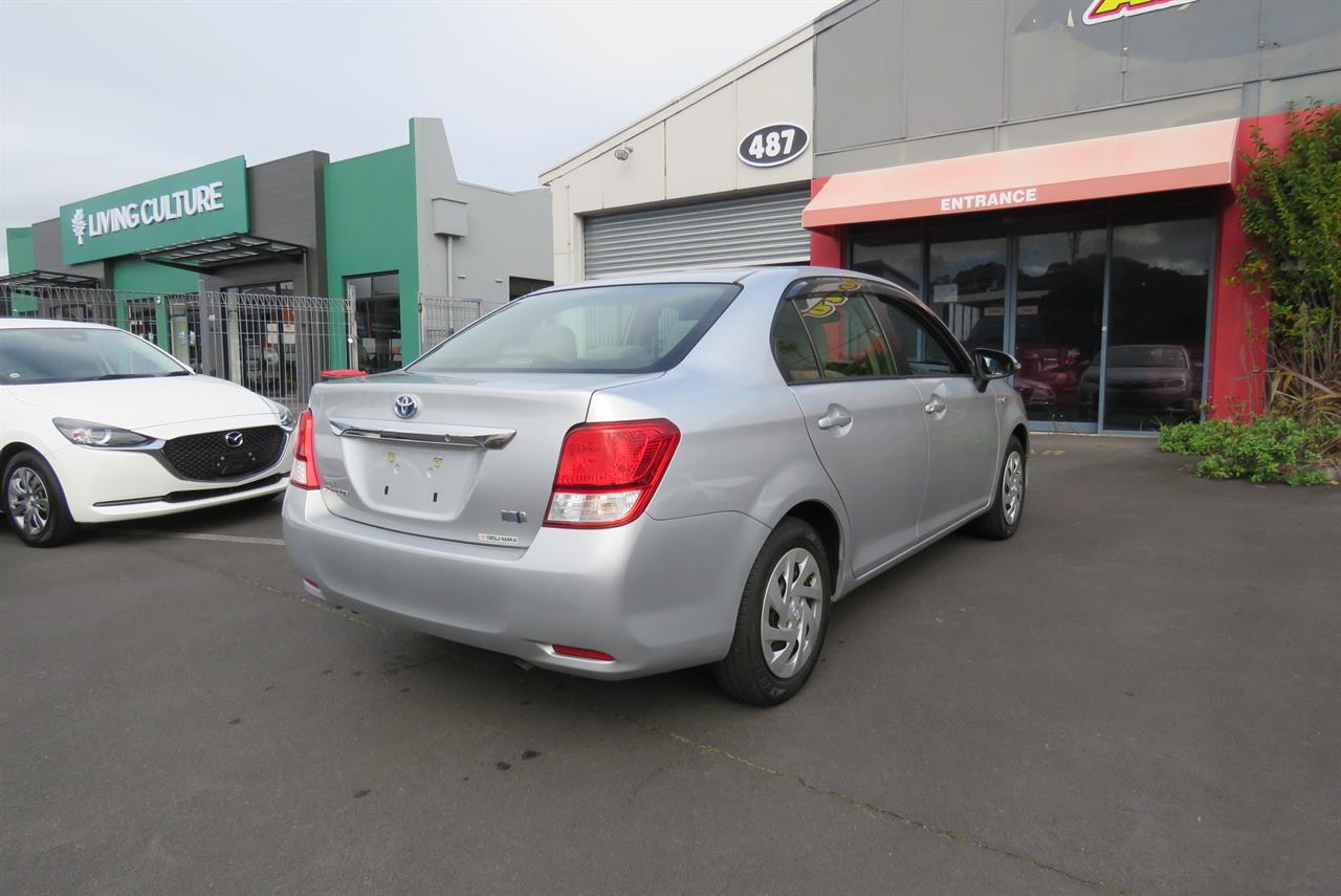 2015 Toyota Corolla thumbnail