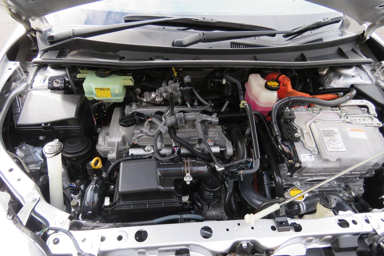 2015 Toyota Corolla thumbnail