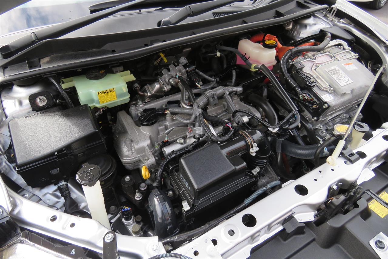 2015 Toyota Corolla thumbnail