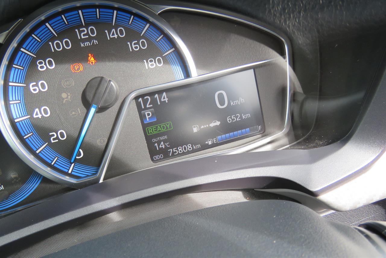 2015 Toyota Corolla thumbnail
