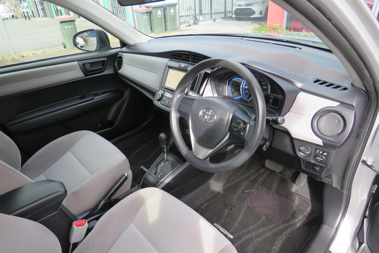 2015 Toyota Corolla thumbnail
