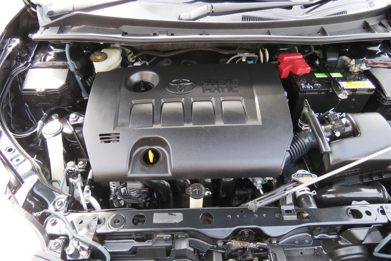 2013 Toyota Corolla thumbnail