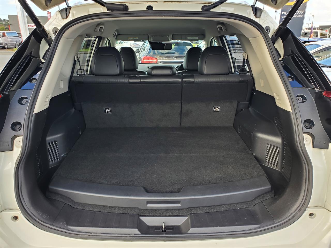 2017 Nissan X-Trail thumbnail