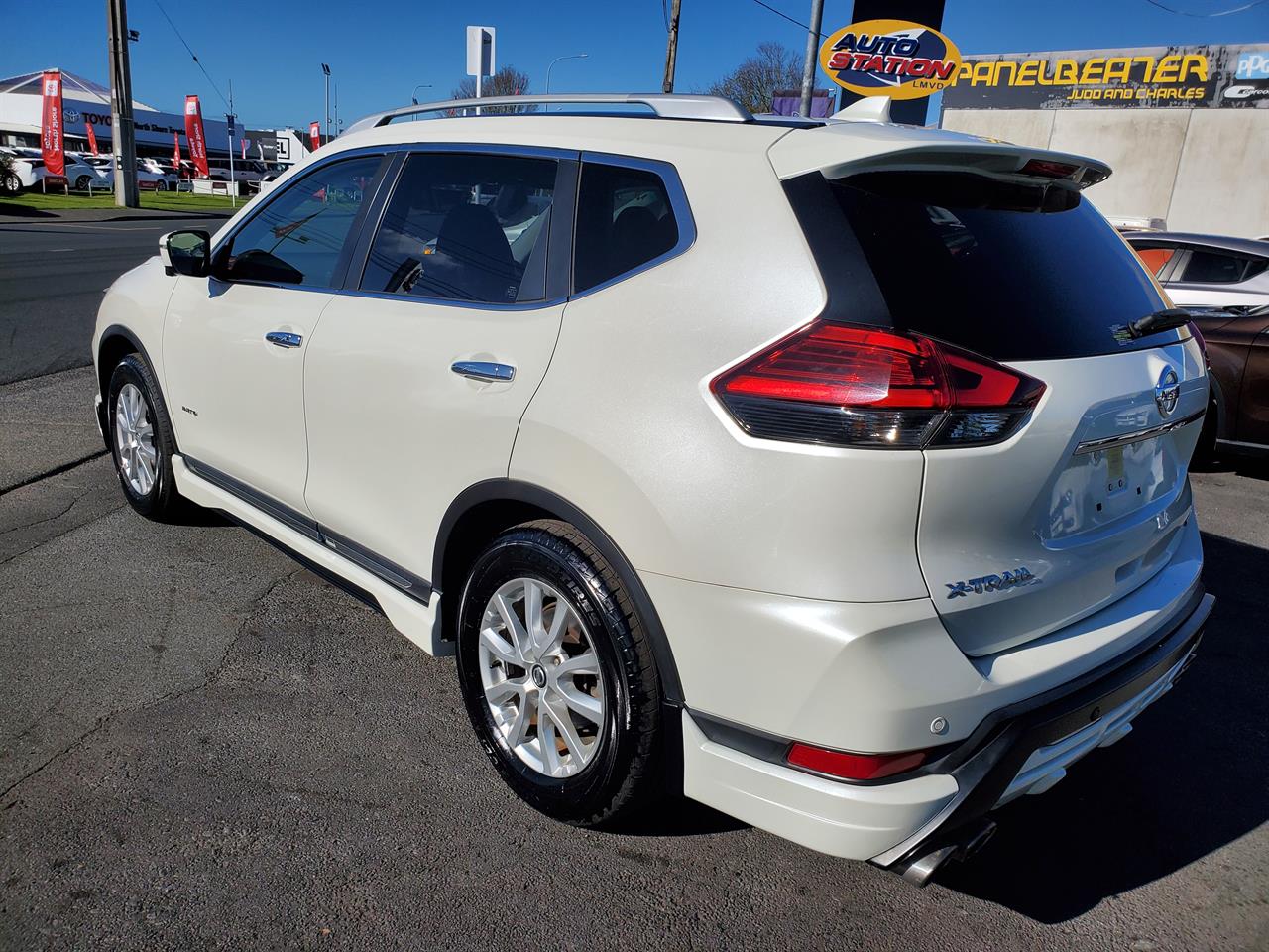 2017 Nissan X-Trail thumbnail
