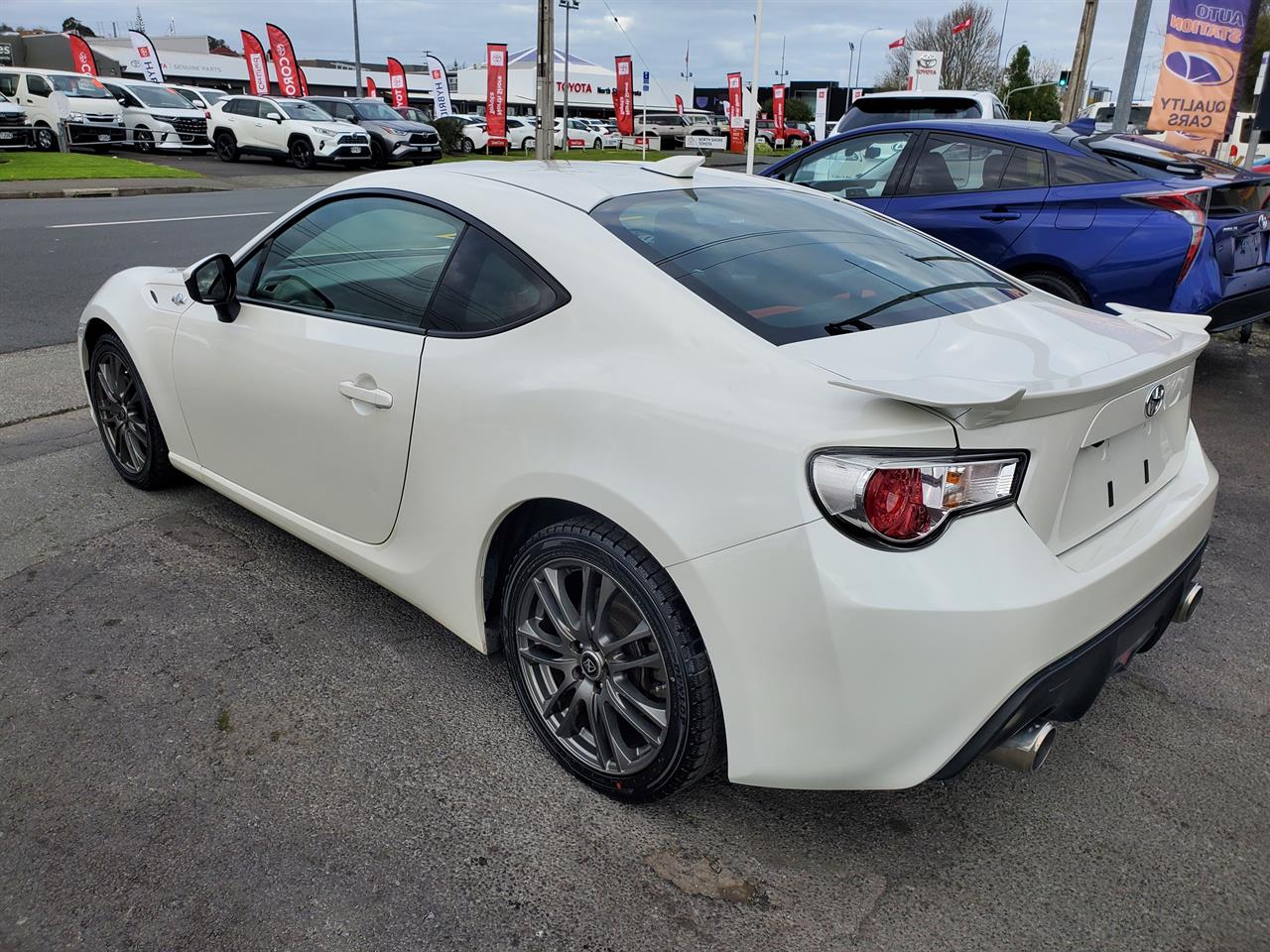 2012 Toyota 86 thumbnail