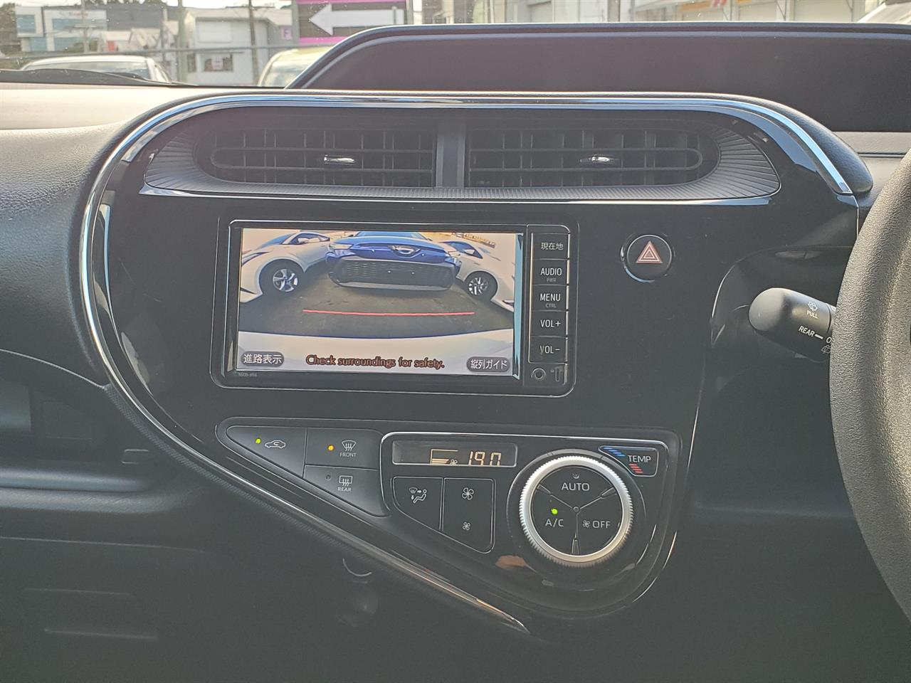 2018 Toyota Aqua thumbnail