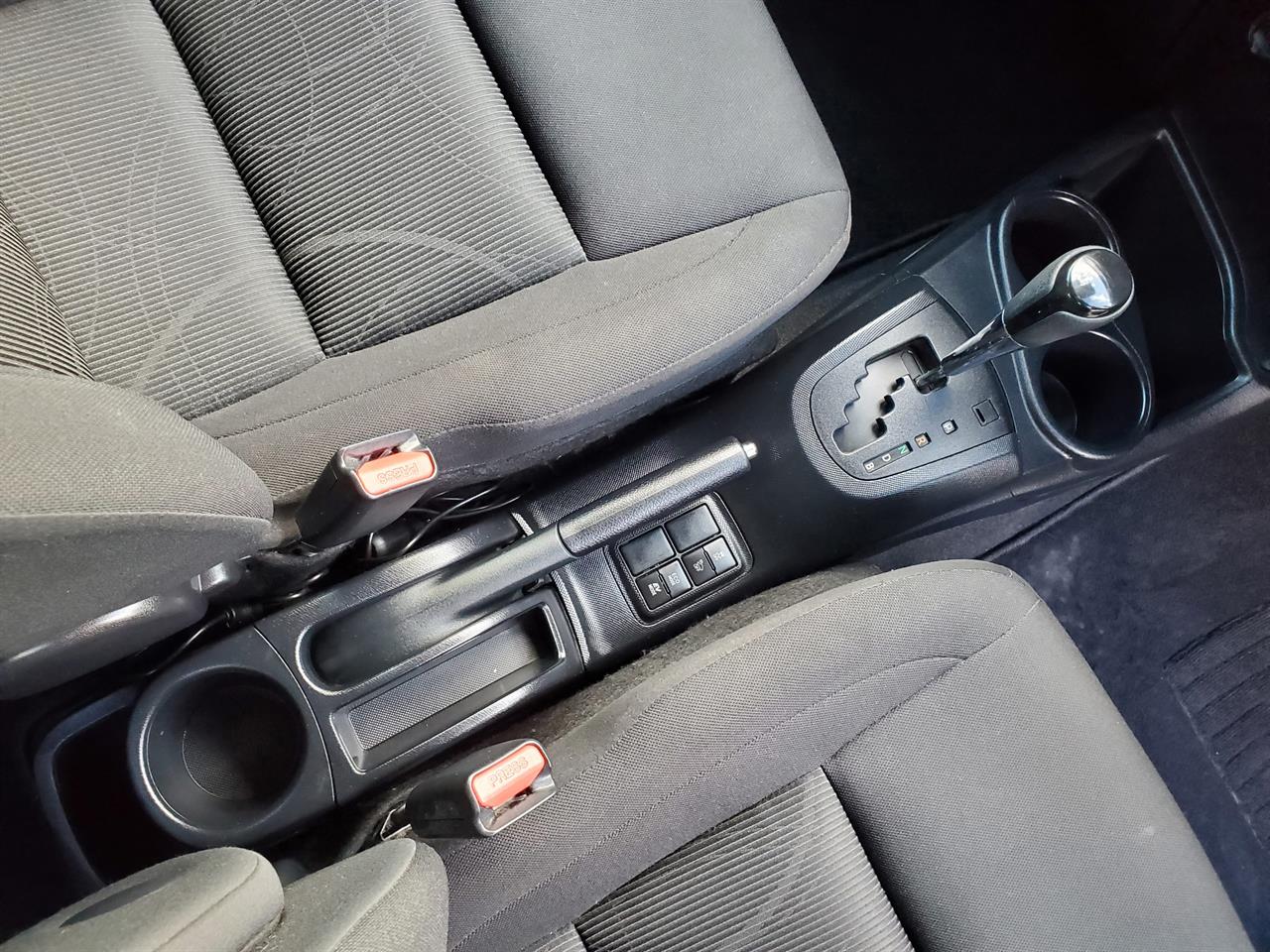 2018 Toyota Aqua thumbnail