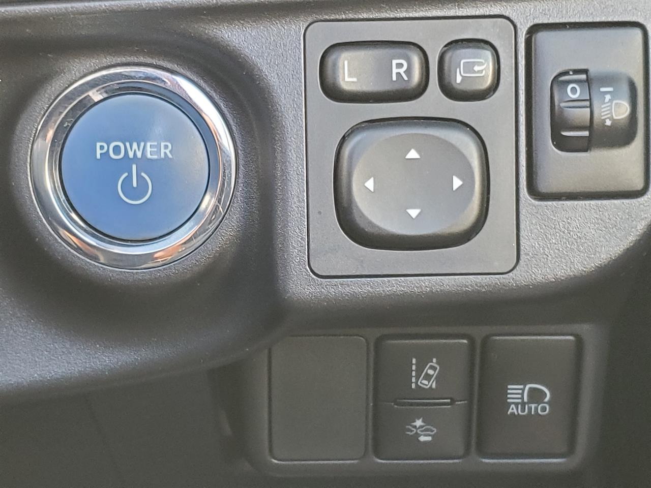 2018 Toyota Aqua thumbnail
