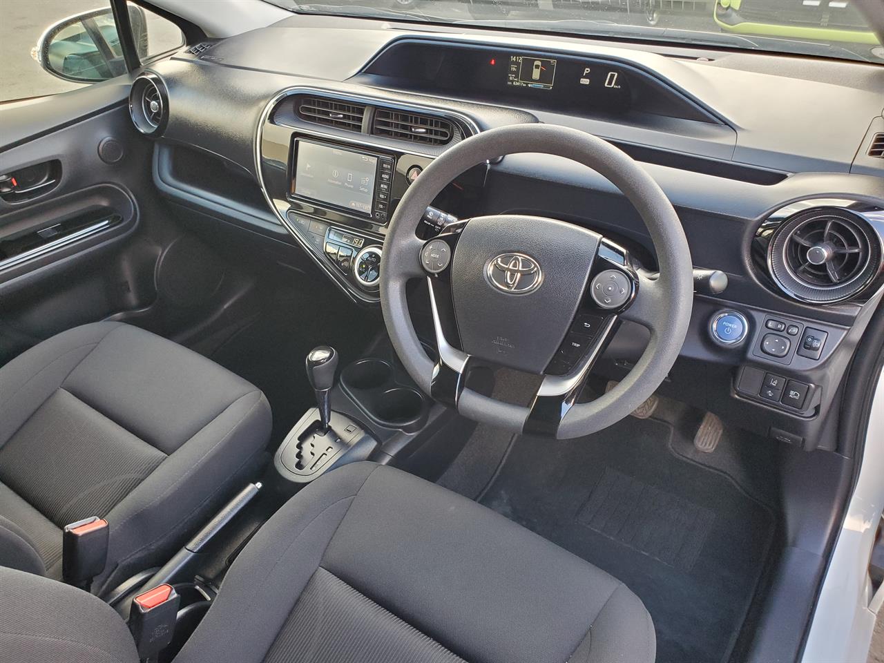 2018 Toyota Aqua thumbnail