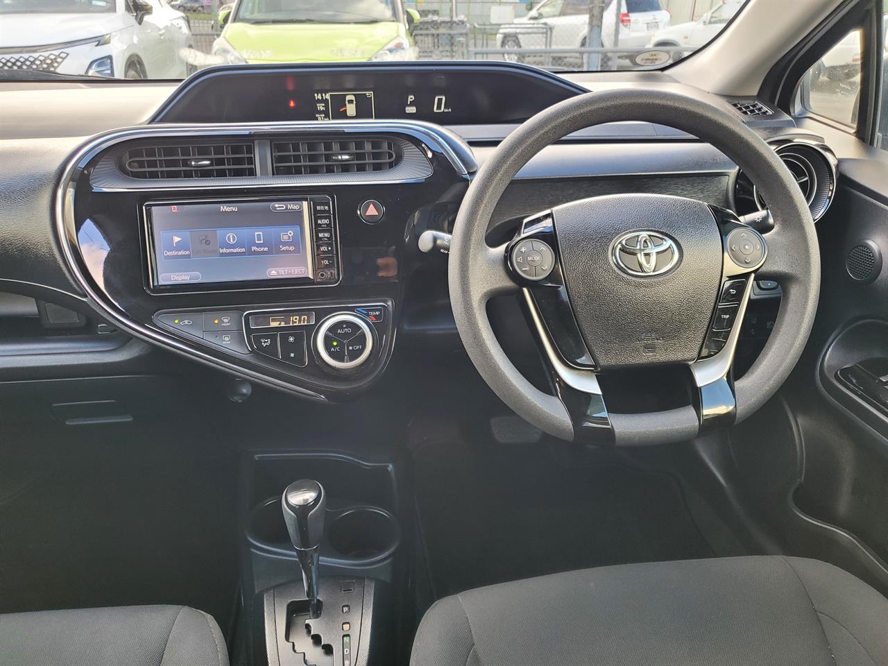 2018 Toyota Aqua thumbnail