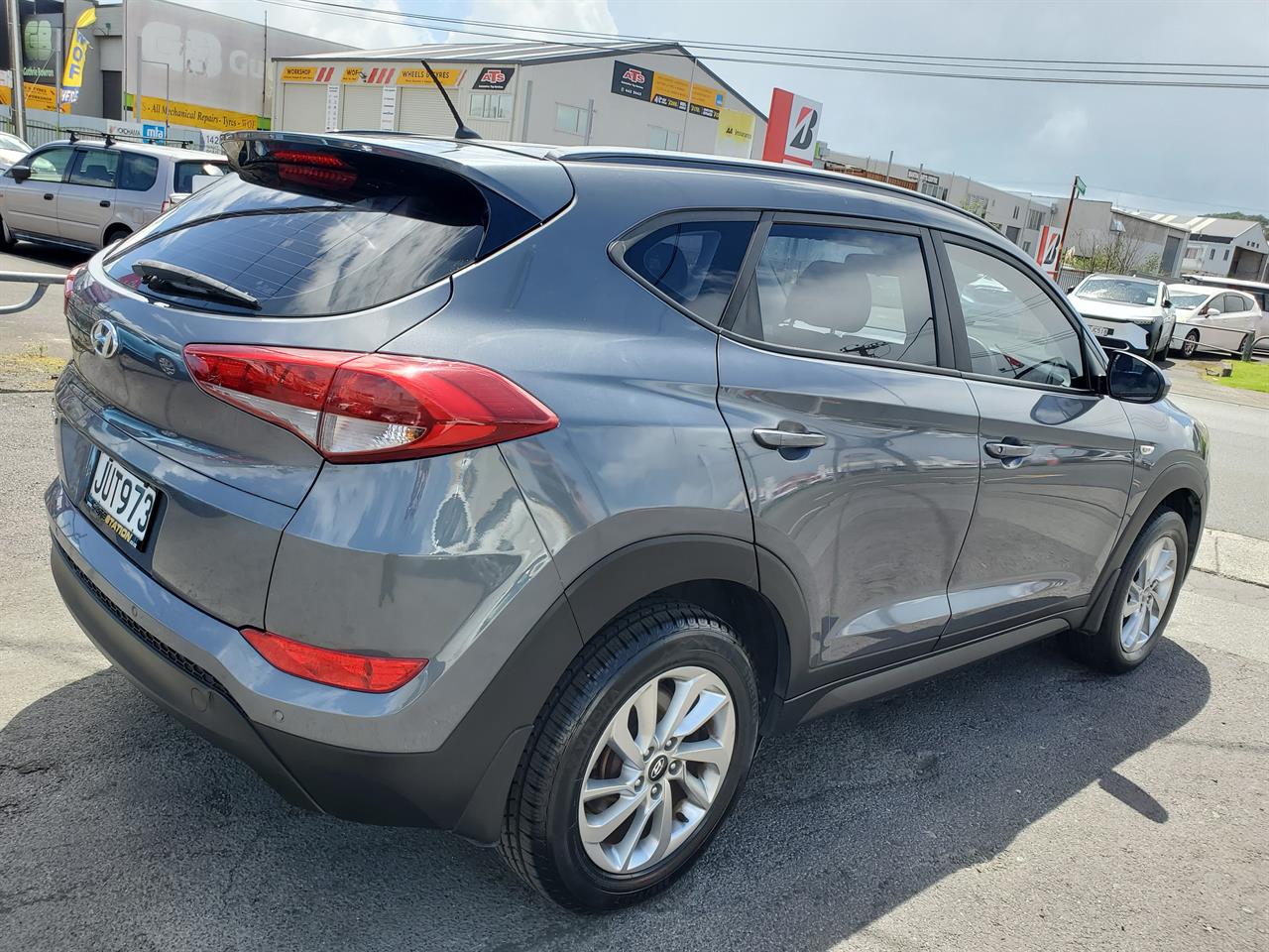 2016 Hyundai Tucson thumbnail