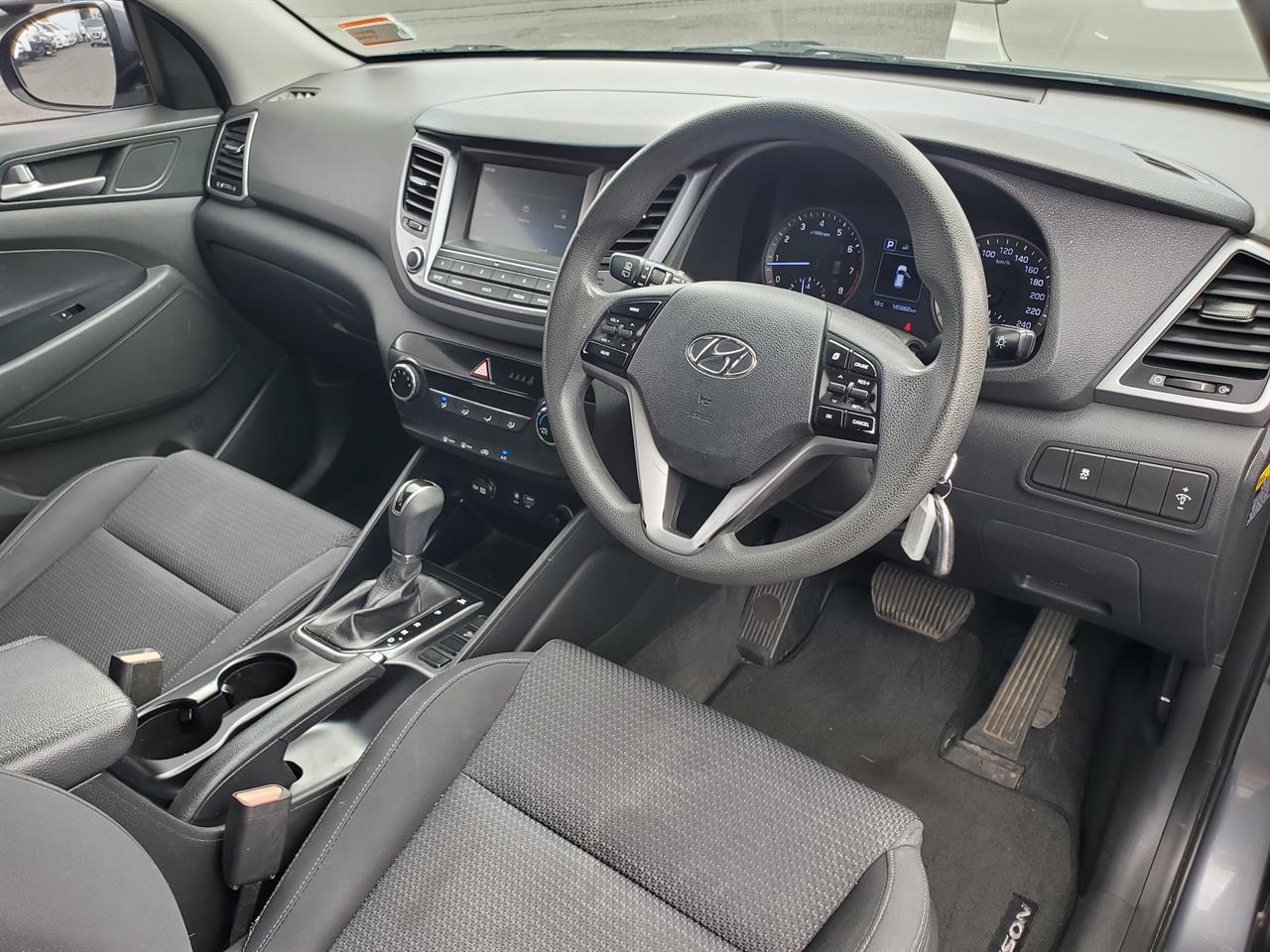 2016 Hyundai Tucson thumbnail
